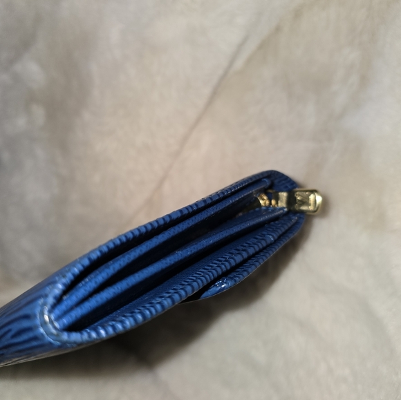 LOUIS VUITTON Epi Porte Monnaie Credit Wallet - Picture 6 of 11